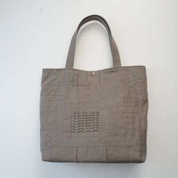 小さな布たちの大きなバッグ　モカグレー