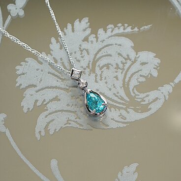 SV　ペアシェイプ　アパタイト×ホワイトサファイア　ペンダント　＜ヘッドのみ＞