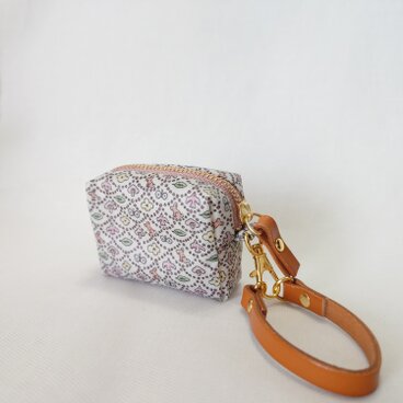 リバティプリントポーチ　フォレストウェーブ