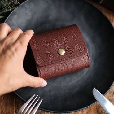 春財布　本革　お札を折らない　北欧柄のちいさなお財布　minimum wallet 　三つ折り　納期約1週間