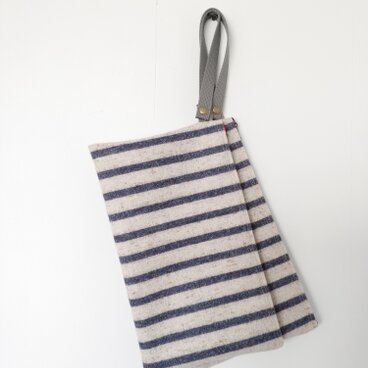 ぺたんこポーチ