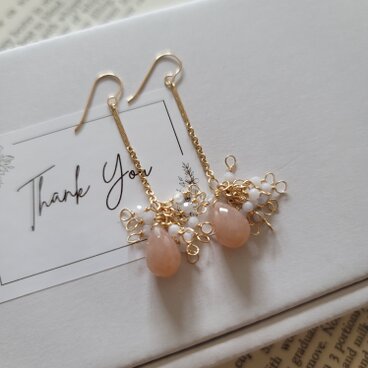 【14kgf 】春の小花ピアス＊オレンジムーンストーン×ブルーレースアゲート /イヤリング変更可