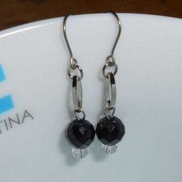 オニキスのラウンドカットピアス