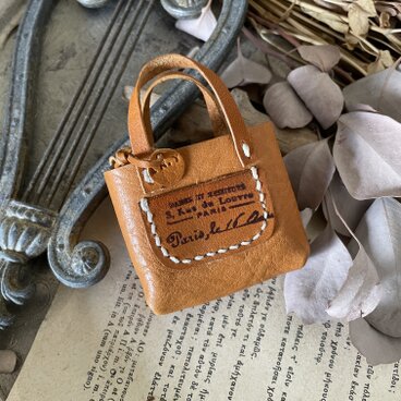 栃木レザーミニバッグキーチャームCamel