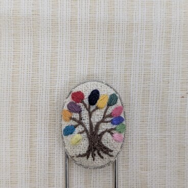 森の語り ピンブローチ (Forest Tales)