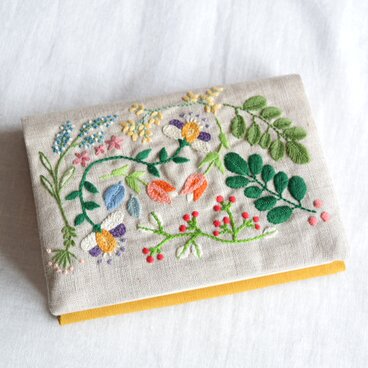 「ボタニカル」手刺繍ブックカバー・文庫本サイズ