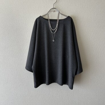さらりとしたポンチニットのトップス　グレー　サイズ展開あり