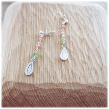 雫＊ピアス（Silver925×ペリドット／コーラル）