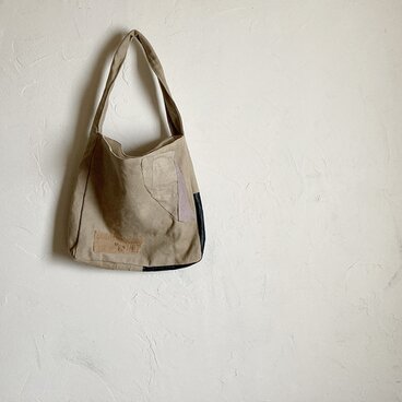 草木染め　ショルダーバッグ