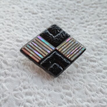 螺鈿ブローチ 菱形