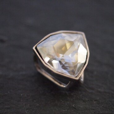 クリスタルガラスの帯留