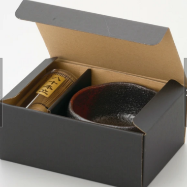 ◆新品◆【ギフト】【初心者セット】美濃焼　窯変紺凛香抹茶碗　【茶筅付き・紙箱】　1個のサイズ：Box:14X20X8cm