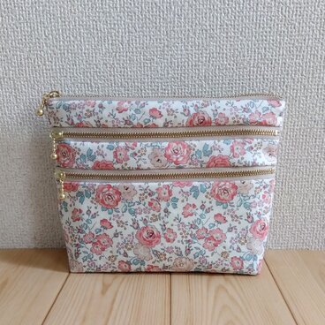 【在庫SALE】リバティ　4段ファスナーポーチ　バッグインバッグ　母子手帳・通帳ケース　フェリシテ　サーモンピンク　　201