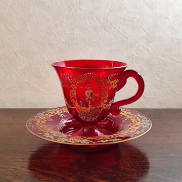 アンティーク　希少なルビー色ヴェネチアンガラス　カップ＆ソーサー　ハンドペイント　高7.3㎝【YG46】