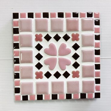 タイル　鍋敷　(四角)：～四葉(ハート)ピンク
