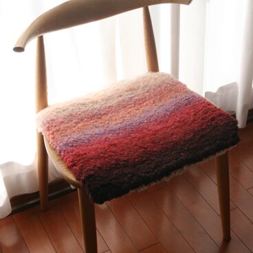 ノッティングチェアマット ホームスパン（手紡ぎ手織り）【cherry-1】