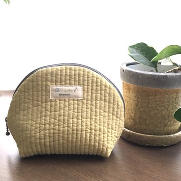 春色のポーチ　ヌビキルト　からし色　ミモザ