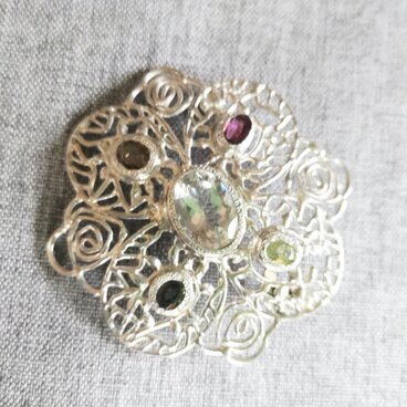 グリーンアメジストブローチ