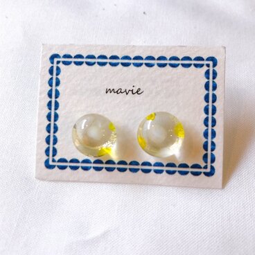 ガラスのピアス/クリアイエロー