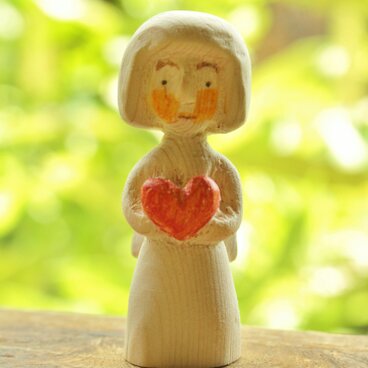 木彫り 天使　①