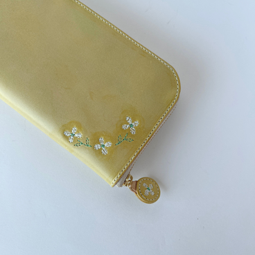 イタリアンレザー × 刺繍革財布『hana＊hana』イエロー（牛革）長財布☆ラウンドファスナー☆