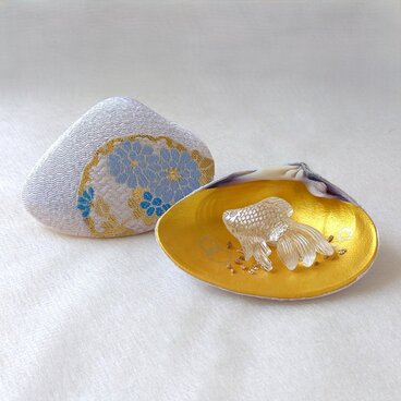 貝合わせ　金魚