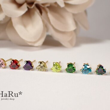 最高級キュービックジルコニアAAAAA（ハート／4ｍｍ）☆サージカルステンレスピアス（G）