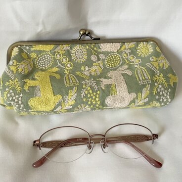 受注制作　点と線模様製作所　ウサギ　がま口メガネ、ペンケース　　