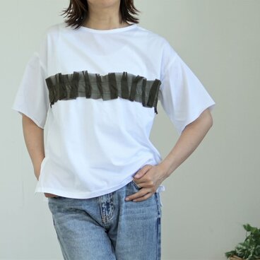 ランダムプリーツチュールレースのＴシャツ