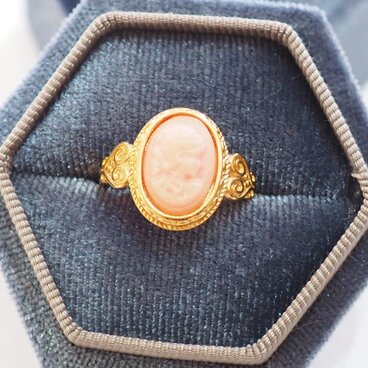 ヨーロッパアンティーク リング　カメオ　ピンクオレンジ　フリーサイズ