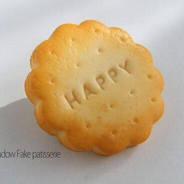 HAPPYクッキーブローチ