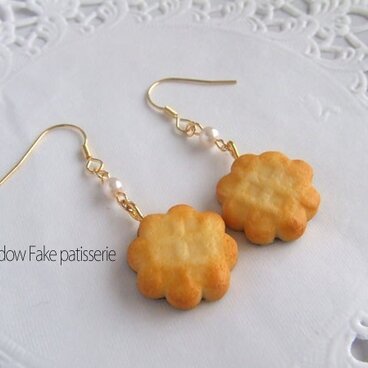 ミニクッキーピアス