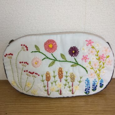 花の刺繍ポーチ　70