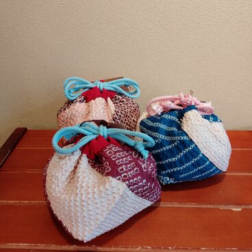 着物　絞りパッチワーク巾着（エスカルゴ中）