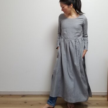サイドスリットのリネンのアンティークワンピース