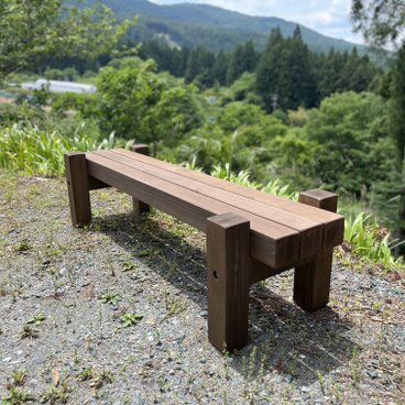 庭に映える、どっしり無垢の180cmガーデンベンチ 庭 木製 防腐処理