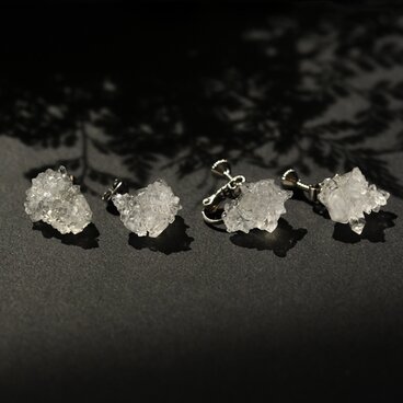 モロッコ産水晶 原石 ピアス イヤリング 鉱物 天然石 金属アレルギー対応 ハンドメイド アクセサリー (No.2916)