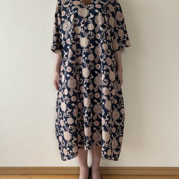 Sale20%オフ　インド綿ハンドブロックプリント　コクーンシルエットのワンピース　ネイビー