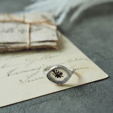 流れや宇宙に身を委ねる大切さを教えてくれるデンドリティッククォーツ（デンドライト）のシルバーリング