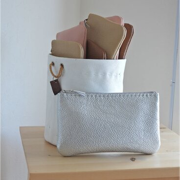 ジップポーチ　シルバー　Lサイズ