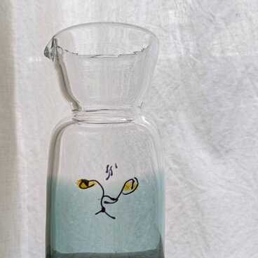 小ぶりな水差し