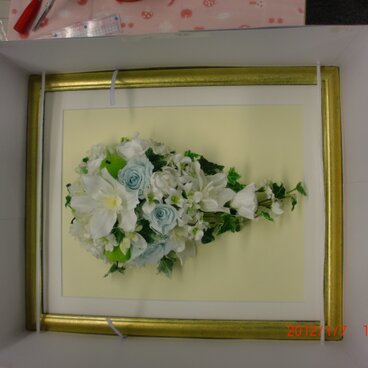 フレームブーケ　（挙式で使ったブーケを壁飾りに）