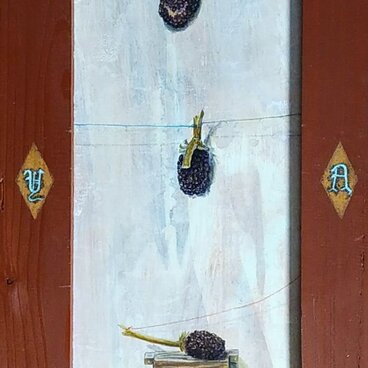 アクリル「３つの構成・ストロベリーコーン」