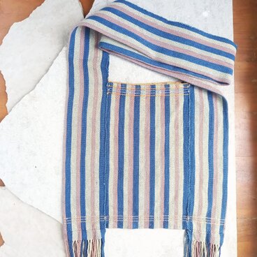 カレン族の草木染め手織りショルダーバッグ / 藍×くすみピンク×クリームイエロー ストライプ柄 / 手縫い 1点もの