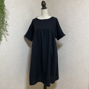 ふわふわコットンＷガーゼのドルマンスリーブワンピース　ブラック