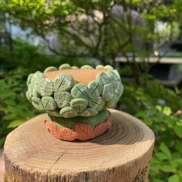 クローバー台座