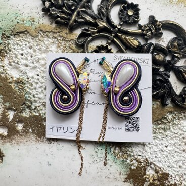 優雅に舞う蝶〜スワロフスキーが彩る耳元〜イヤリング