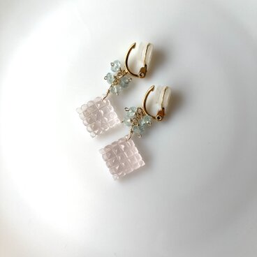 ローズクォーツとアクアマリンのソフトタッチイヤリング