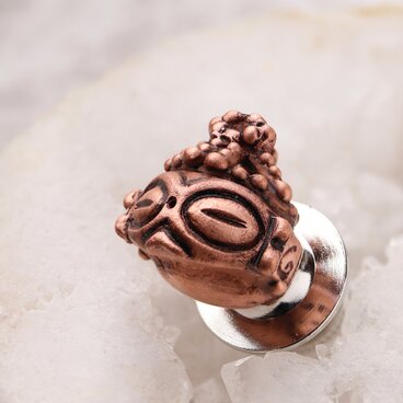 ちょこんと可愛い相棒♡ 「ちびどぐりん」ピンブローチ　 （700-052/純銅製）