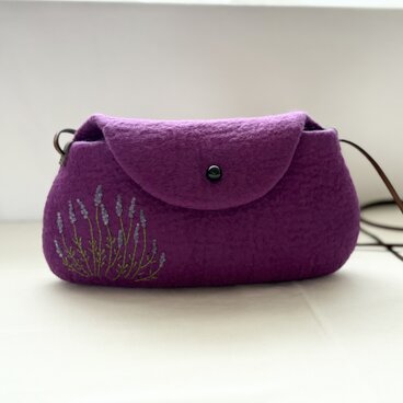 羊毛と天然石の刺繍ポシェット/ラベンダー